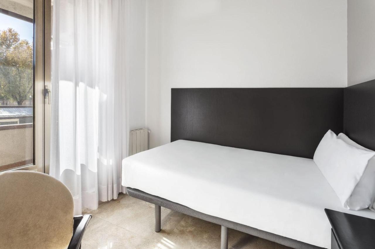 Hotel Victoria Valdemoro Exteriör bild