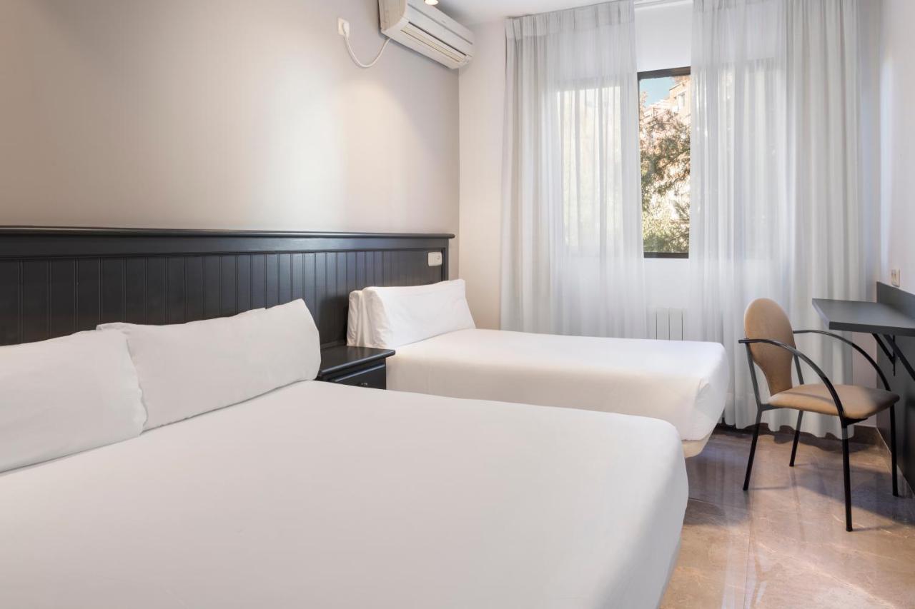 Hotel Victoria Valdemoro Exteriör bild