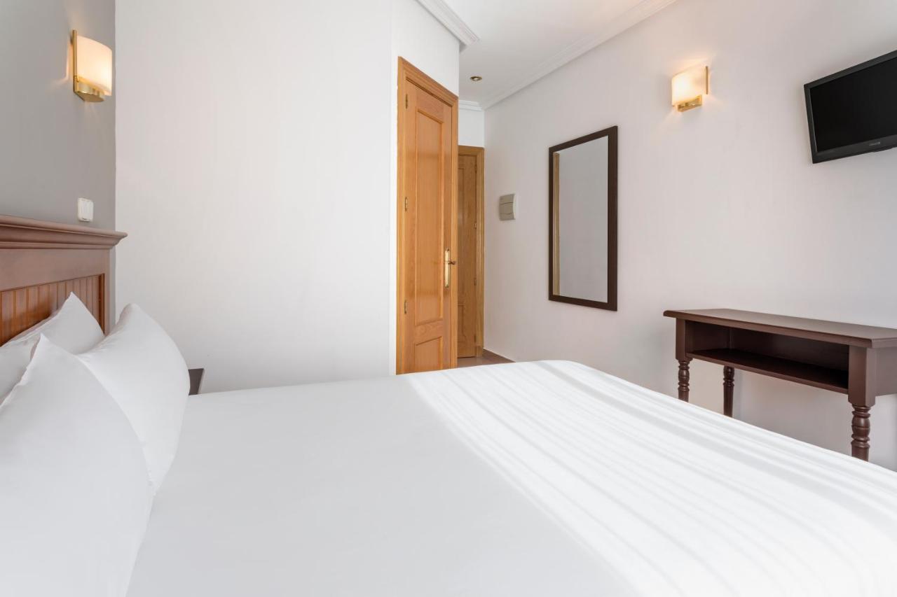 Hotel Victoria Valdemoro Exteriör bild